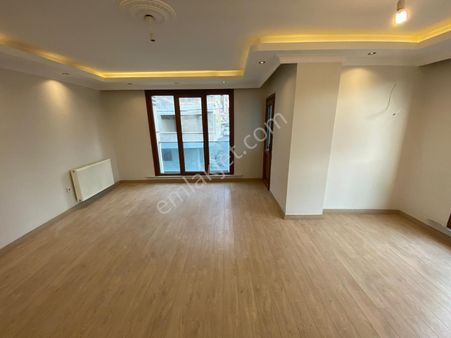 Nest'ten Halkalı Merkez'de Geniş Emsalsiz Köşe 3+1 145m2 Daire