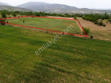 Korkuteli Yeltende Satılık 2940 M2 Sulama Sahası İçine Tarla
