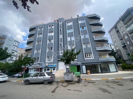 World İlkevim'den Şenevler'de Kiracılı Satılık 2 Dükkan Ve 1+1