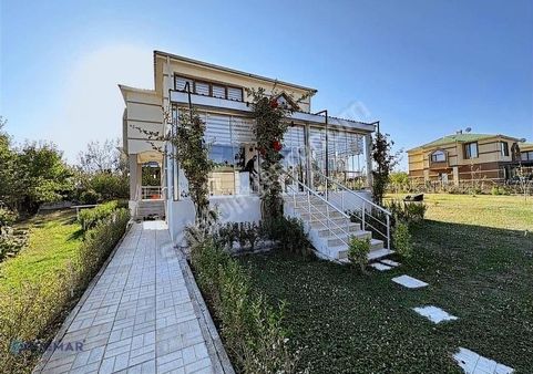 Premar'dan Mollakasım'da Göl Manzaralı Satılık Villa