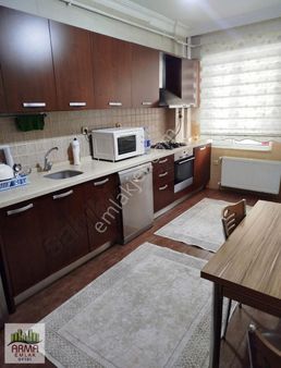 Muhittin Mah. Ara Kat Güney Cephe Satılık 3+1 Geniş Daire