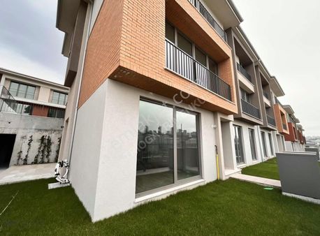 Bahçeşehir Dekar Ayışığı Evleri 3+1 Köşe Tip Satılık Flat Daire