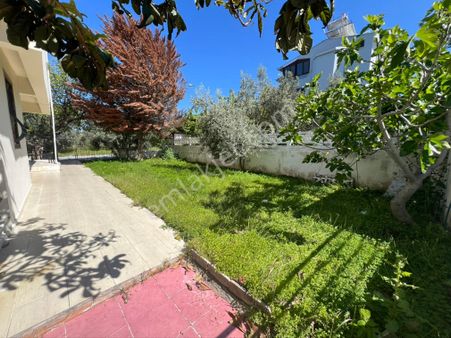 Aydın Kuşadası Güzelçamlı’da Denize 500m Satılık 4+1 Yazlık Villa