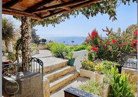 Bodrum Gümüşlük Denize 50 Adım Deniz Manzaralı Villa