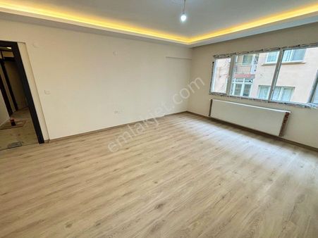 Bahçelievlerde Cadde Üzerinde Masrafsız Satılık 3+1 Arakat Daire