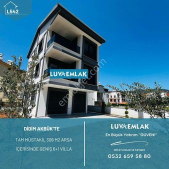 Didim Akbük’te Tam Müstakil 306 M2 Arsa İçerisinde Geniş 6+1 Villa