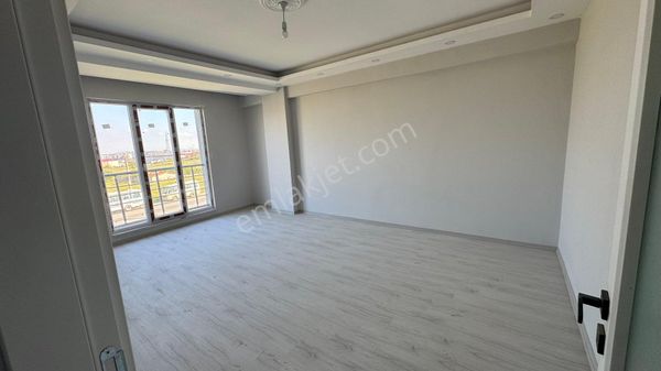 Tekirdağ Bahçelievler’de Merkezde Ara Kat 2 + 1 Daire