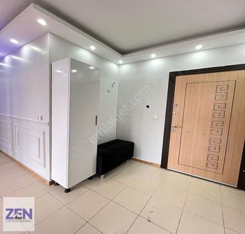 Cumhuriyette Site İçinde Ebeveyn Banyolu 2+1 Satılık Daire