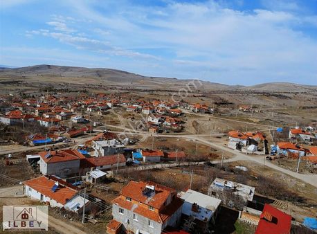 İlbey // Şuhut-icikli De 975 M² Alanda Ev+çiftlik *takasa Uygun*