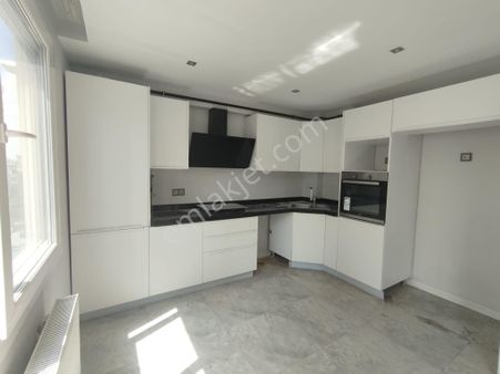 Kenan Evren Bulvarına Yakın Yeni Binada 4+1 Çift Banyo Giyinme Odalı Lüks Daire