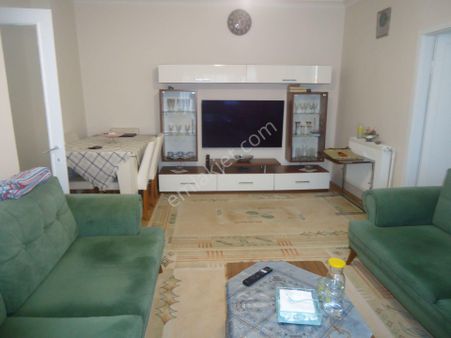 Aydınlıkevlerde 2+1 Yapılı Satılık Daire Gizem Emlaktan