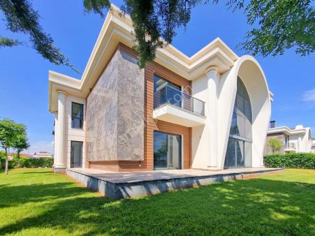 Gökhan Üçgün - Château D'or Sitesi'nde Eşsiz Tam Müstakil Villa