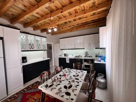 Erkilet Taşhan Mah. 5.500 M2 Bahçe İçerisinde Müstakil Ev