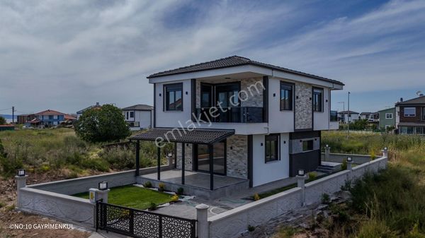 No:10 Gayrimenkul'den Tam Müstakil Ebeveyn Banyolu Dubleks Villa