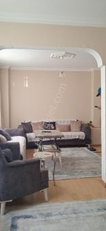 Bayrampaşa Yıldırım Şehit Cahit Bayraktar Sokakda Satılık 3+1 Bodrum Daire