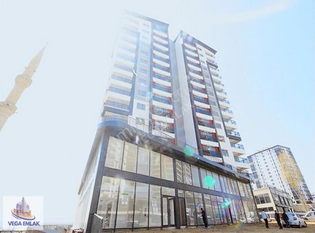 Vega Emlaktan Ana Caddede Bulvara Cephe 800 M2 Boş Dükkan