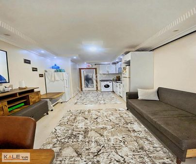 Saadetdere Mahallesinde Metrobüse Yürüme Mesafesinde 1+1