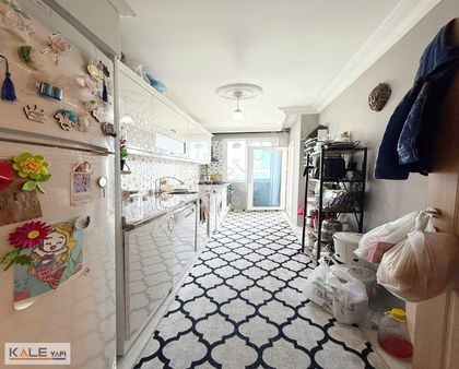 Bahçeşehir Konumunda Satılık 2+1 Geniş Daire