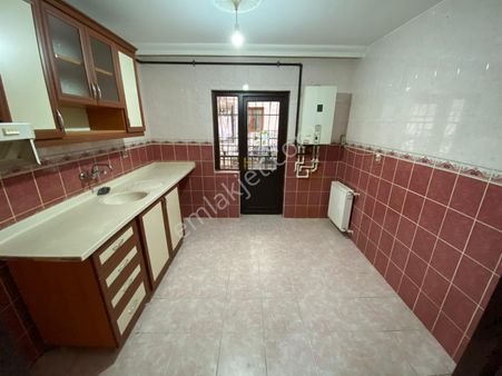 Satılık*kanuni Ve 0smangazi Mah*arasında*merkez*4+1*yapılı*daire