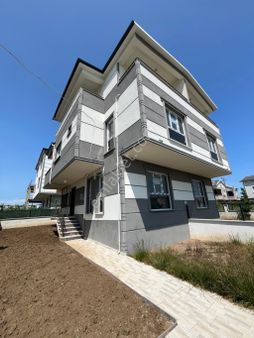 Ata Gayrimenkul'den Ful Deniz Manzaralı 5+1 Teraslı Villa