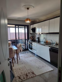 Guvenli Site İcinde Ara Kat 3+1 135 M2 Satılık Daire