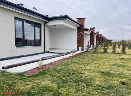 Meram Bahçeşehir Mahallesi'nde Yüzme Havuzlu Lüks Yazlık Villa!