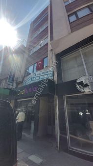 Şeyhmüftü Mahallesinde Cadde Üzerinde Büyük Daire