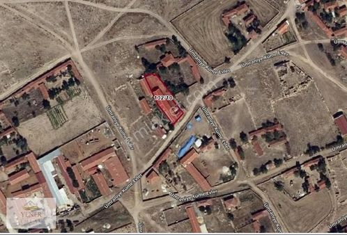 Afyonkarahisar Emirdağ Umraniye Köyünde Satılık Ev, Ahır Ve Arsa