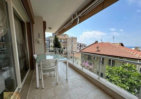 Kuşadası Merkezde Satılık 4+1 Manzaralı Ters Dubleks