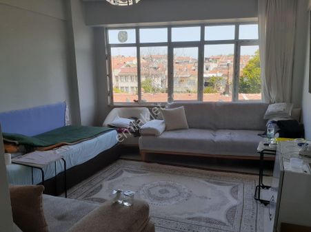 Fatih Kocamustafapaşa Sümbülefendi Perşembe Pazarı İçinde 3+1