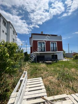 Ata Gayrimenkul'den Ful Eşyalı 5+1 Geniş Bahçeli Müstakil Villa