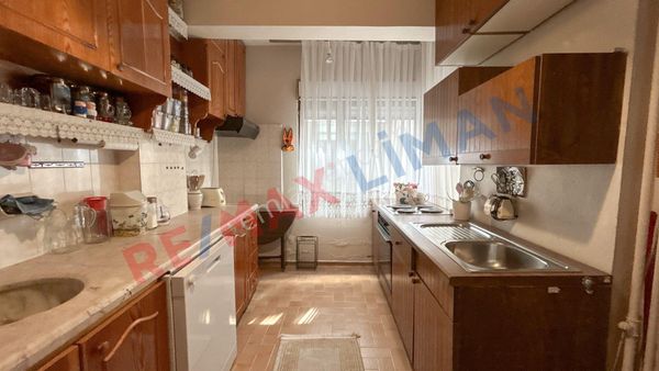 Altınkum'da Denize Yürüme Mesafesinde Satılık 3+1 Dubleks Daire