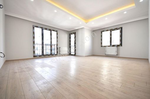 İstanbul Küçükçekmece Yeni Mahallede Lüx Dublex 200.m2.daire.4+2-10.250.000.tl