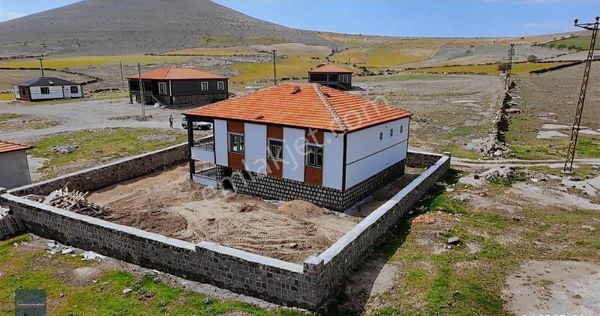 İncesu Garipçe'de 600 M2 Arsalı 3+1 Net 150 M2 Sıfır Hazır Villa