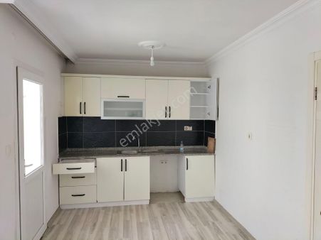 Davutlar Merkezde Asansörlü Kiralık 2+1 Daire