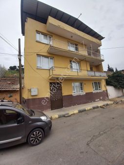 Hesaplı Üç Katlı Bina