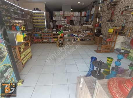 Baki Den Şehit Murat İçöz Caddeye 1 Dükkan Mesafede İşiklarda