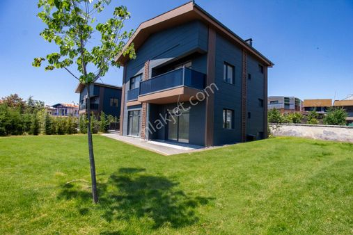 Gölbaşı Karşıyaka Mah Satılık 6+1 Villa