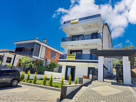 Altınoluk Satılık Bahçeli Dubleks Daire / Denize Yakın