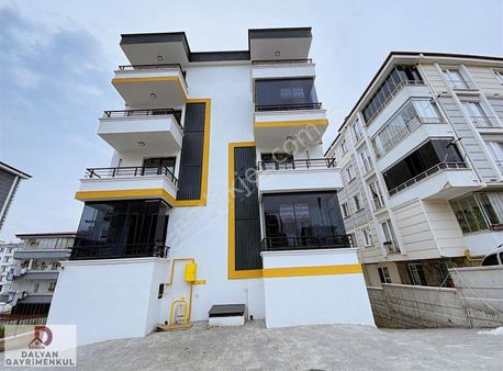 Eşyalı Satılık 1+1 Mevlana Mahalesi'nde Bornova Caddesine Yakın