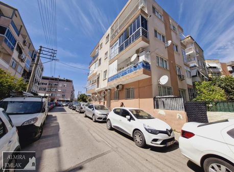 İnönü Caddesi Arka Sokağında 3+1 115m2 Yüksek Giriş Köşe Daire