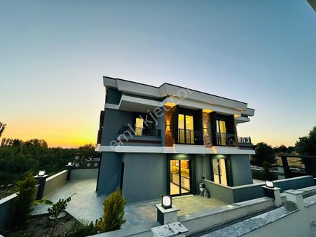 Didim Hisar Mah. 3+1 Açık Mutfaklı Bahçeli Ve Teraslı Ultra Lüx Villamız Satılıktır