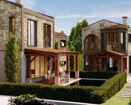 Çeşmealtı Harika Lokasyon Da Tam Müstakil Konsept Villa