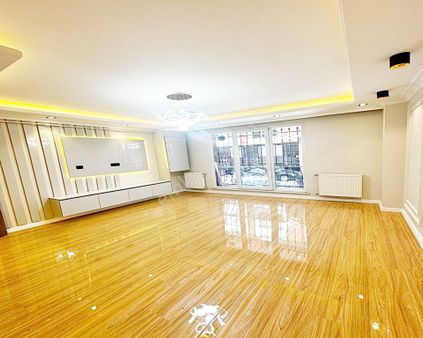 Metrobüse Yakın 2+1 100m2 Ultra Lüks Sorunsuz 2+1 Satılık Daire