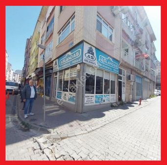Reşadiye'de Hareketli Caddede 50m2 Satılık Köşe Dükkan