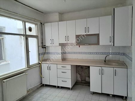 Boyut Global'den Çarşı Merkez Akarbaşı Mh.satılık 3+1