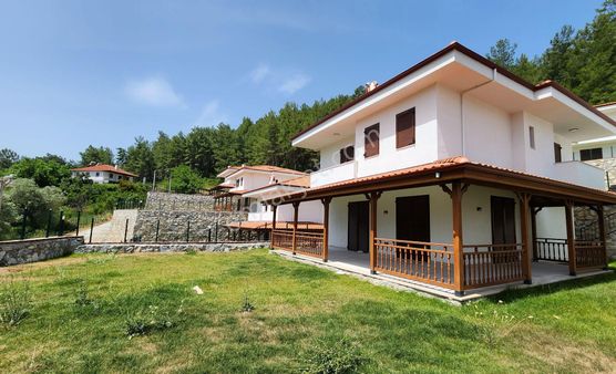 Marmaris Çetibeli'nde Havuzlu Sitede Müstakil 4+1 Villa