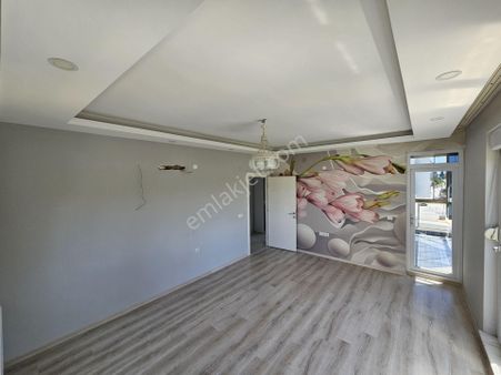 Kepez Devlet Hastanesi Yakını Site İçi Katta Geniş 3+1