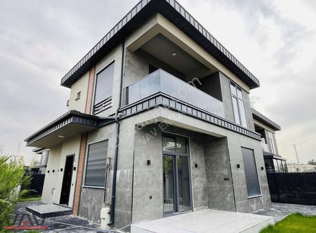 Meram Lalebahçe Mahallesi'nde Ultra Lüks Oturuma Hazır Villa!