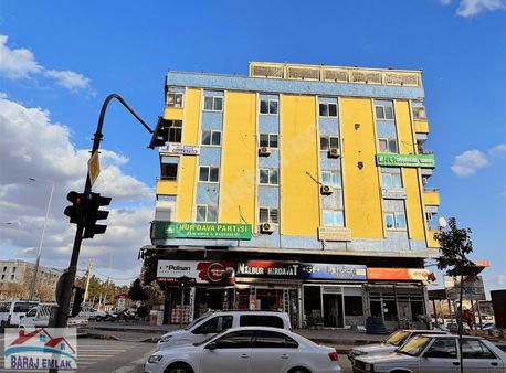 Baraj Emlak Yol Üstü Köşe Başı Satılık Büro